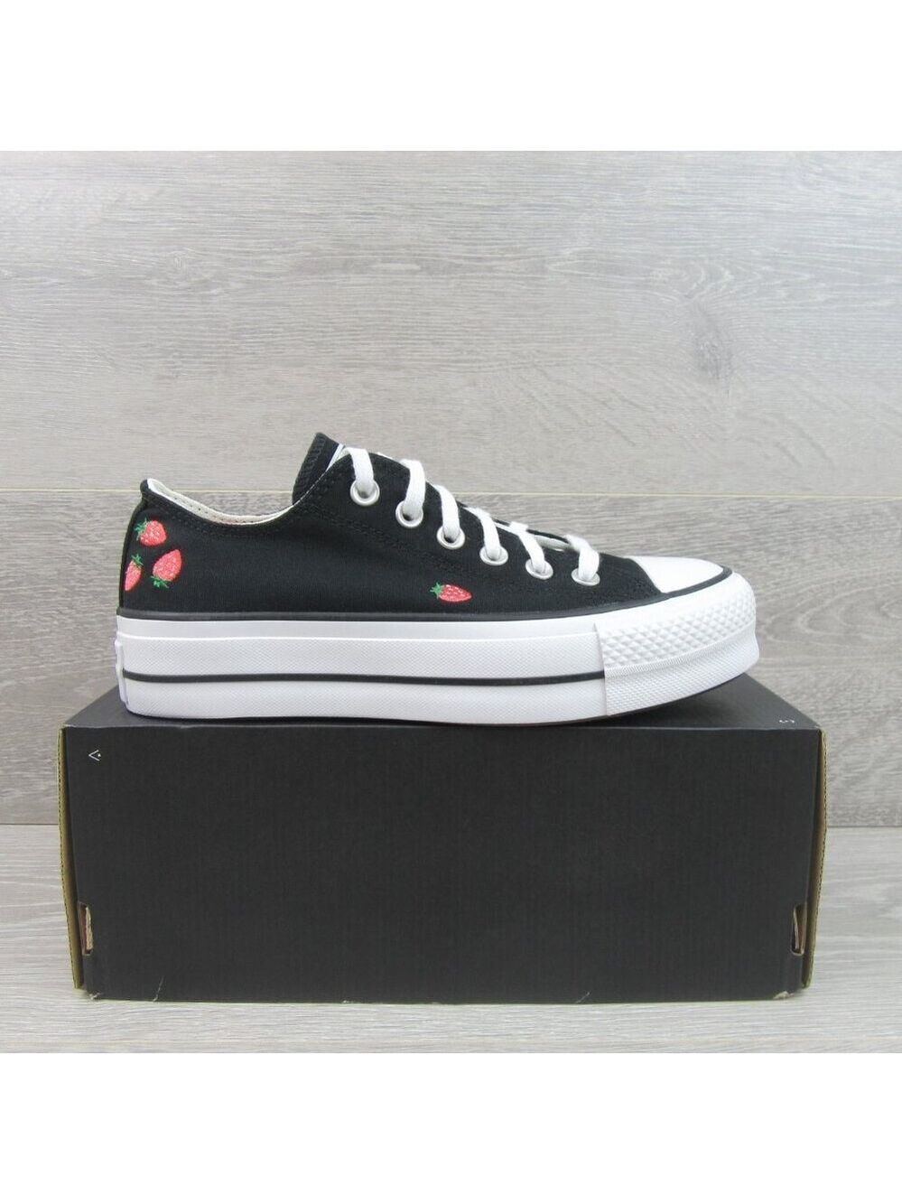Converse CTAS Lift OX Strawberry Women's Size 7 Black White Sneakers NEW - Picture 2 of 14